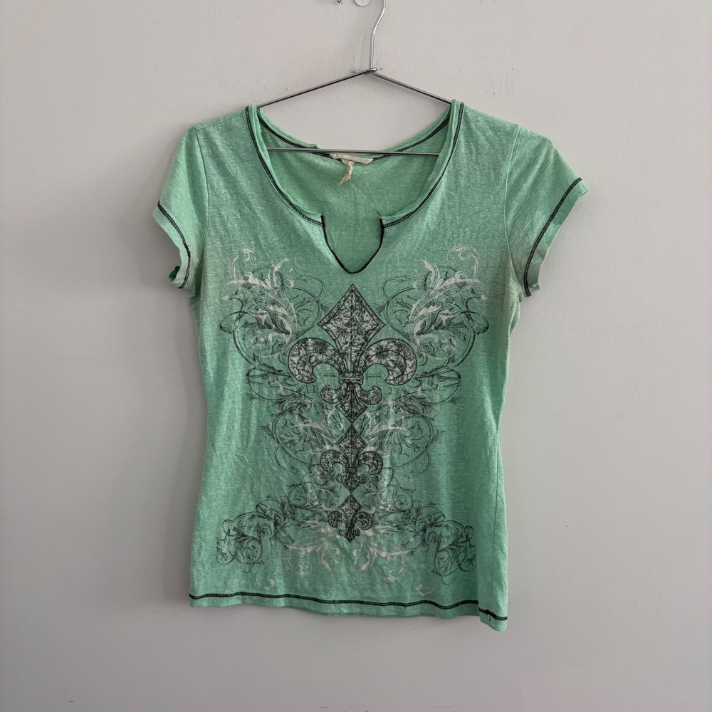 Fleur De Lis Graphic T-Shirt Green V-Neck Short Sleeve Y2K Aesthetic